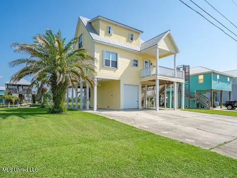 4068 Madagascar St, Bay Saint Louis, MS 39520