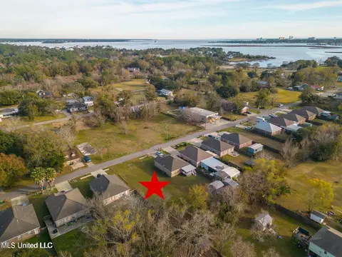 Byrd Avenue, D'iberville, MS 39540
