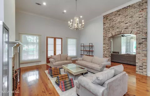 Living - 202 Cedar Woods Cir, Madison, MS 39110 photo 5 of 7