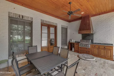 Exterior - 202 Cedar Woods Cir, Madison, MS 39110 photo 6 of 19