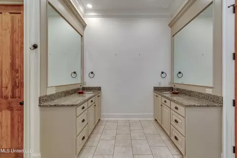 Bath - 202 Cedar Woods Cir, Madison, MS 39110 photo 5 of 7
