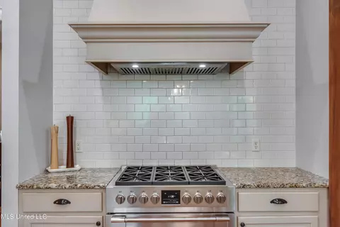 Kitchen - 202 Cedar Woods Cir, Madison, MS 39110 photo 6 of 6