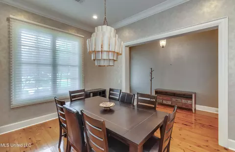 Dining - 202 Cedar Woods Cir, Madison, MS 39110 photo 2 of 5
