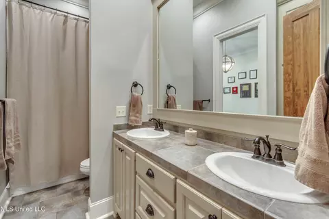 Bath - 202 Cedar Woods Cir, Madison, MS 39110 photo 7 of 7