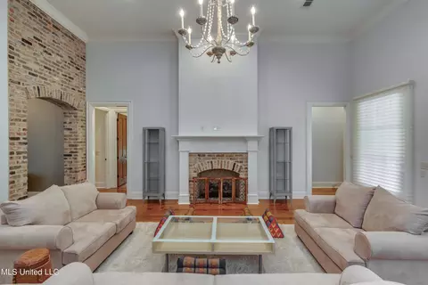 Living - 202 Cedar Woods Cir, Madison, MS 39110 photo 2 of 7