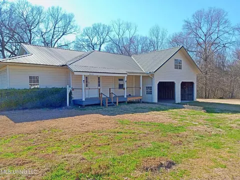 9219 Anding Oil City Rd, Bentonia, MS 39040