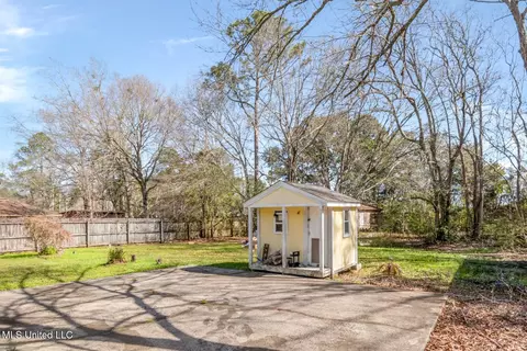Exterior - 6904 Andover St, Moss Point, MS 39563 photo 2 of 3