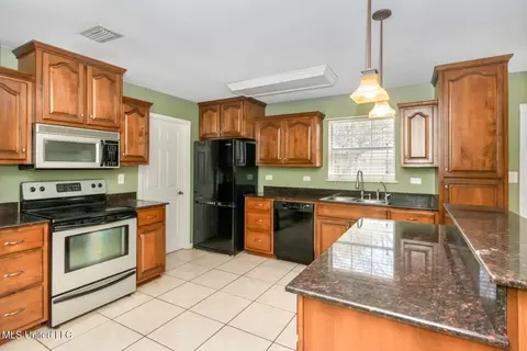 Kitchen - 6904 Andover St, Moss Point, MS 39563 photo 1 of 6