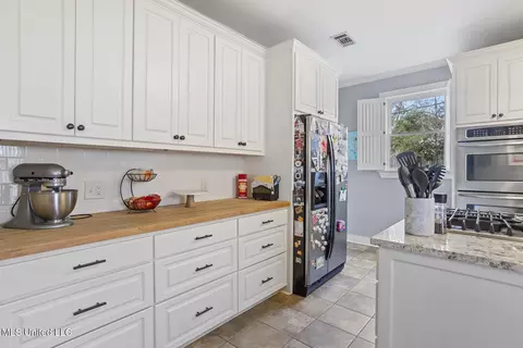 1827 Saint Ann St, Jackson, MS 39202 photo 20