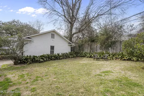 1827 Saint Ann St, Jackson, MS 39202 photo 32