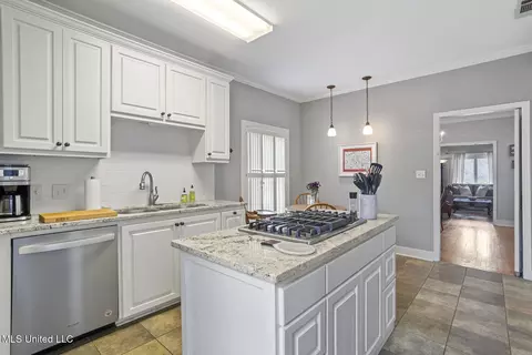 1827 Saint Ann St, Jackson, MS 39202 photo 13