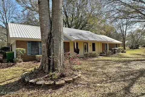 Exterior - 22000 Northview Dr, Moss Point, MS 39562 photo 3 of 7