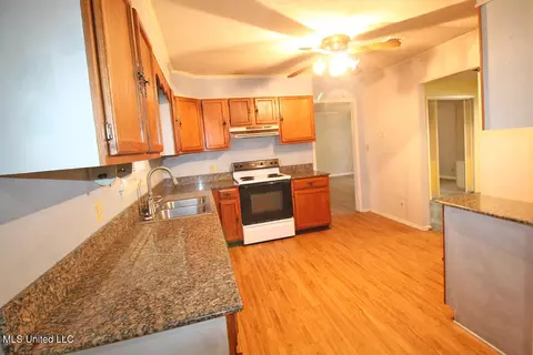 Kitchen - 22000 Northview Dr, Moss Point, MS 39562 photo 6 of 6