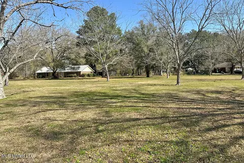 Exterior - 22000 Northview Dr, Moss Point, MS 39562 photo 5 of 7