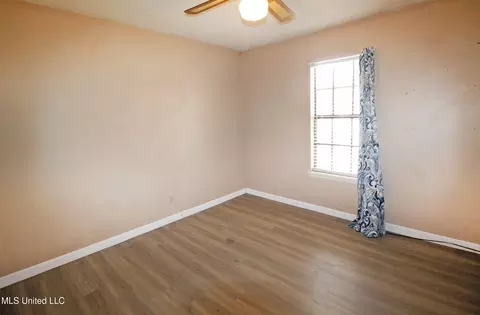 Bedroom - 22000 Northview Dr, Moss Point, MS 39562 photo 6 of 8