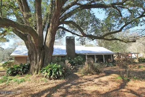 Exterior - 22000 Northview Dr, Moss Point, MS 39562 photo 2 of 7