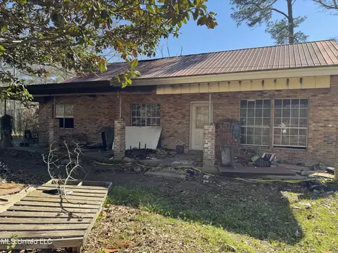 1532 N Park Ave, Columbia, MS 39429