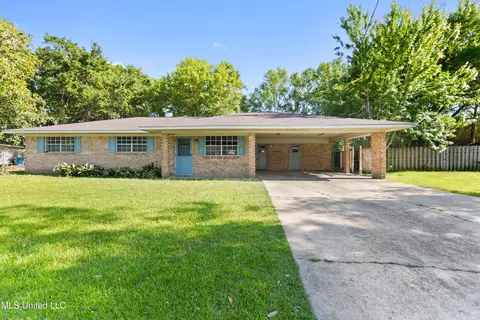 403 Brumbaugh Rd, Ocean Springs, MS 39564