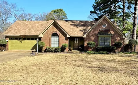 308 E Robinson St, Hernando, MS 38632