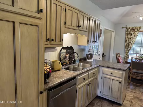 308 E Robinson St, Hernando, MS 38632 photo 9