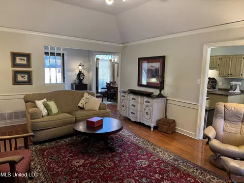 308 E Robinson St, Hernando, MS 38632 photo 8