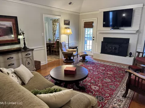 308 E Robinson St, Hernando, MS 38632 photo 6