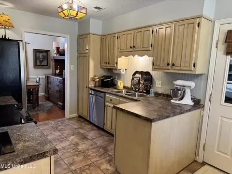 308 E Robinson St, Hernando, MS 38632 photo 11