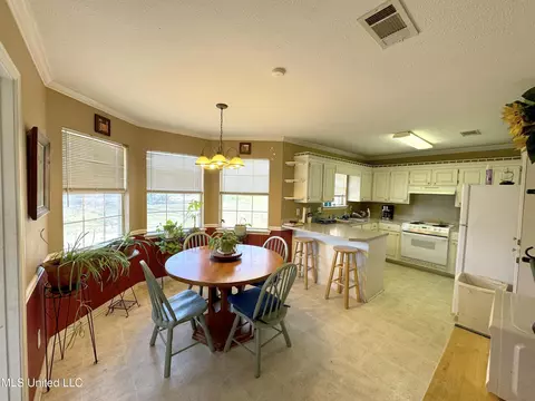 1009 Windmill Dr, Byram, MS 39272 photo 8