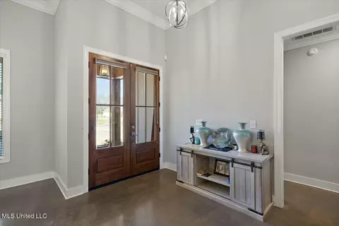 Entry Way - 302 Summit Ln, Canton, MS 39046 photo 3 of 7