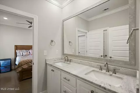 Bath - 302 Summit Ln, Canton, MS 39046 photo 7 of 7