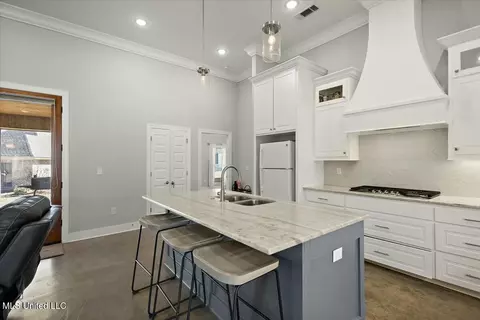Kitchen - 302 Summit Ln, Canton, MS 39046 photo 1 of 3