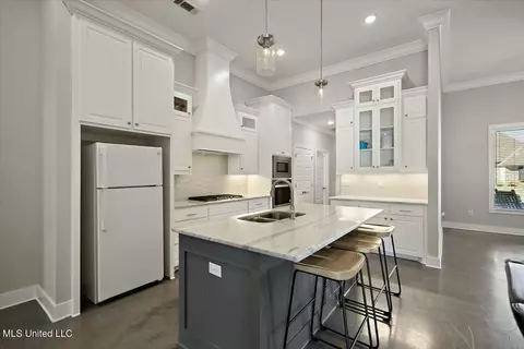 Kitchen - 302 Summit Ln, Canton, MS 39046 photo 3 of 3