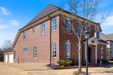 4833 E Delbridge Ct, Olive Branch, MS 38654 photo 3