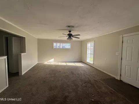 Living - 2516 Upper Dr, Pearl, MS 39208 photo 7 of 10