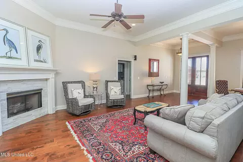 Living - 262 Lighthouse Ln, Brandon, MS 39047 photo 5 of 5