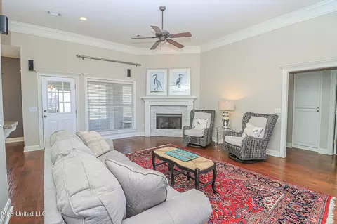 Living - 262 Lighthouse Ln, Brandon, MS 39047 photo 1 of 5