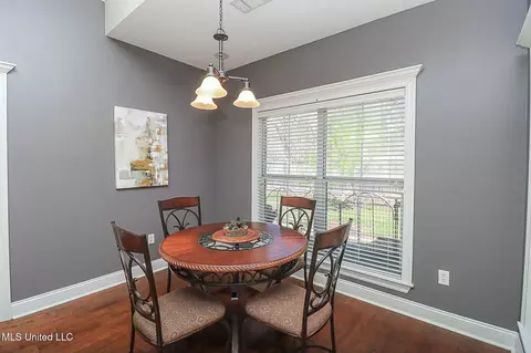 Dining - 262 Lighthouse Ln, Brandon, MS 39047 photo 5 of 6
