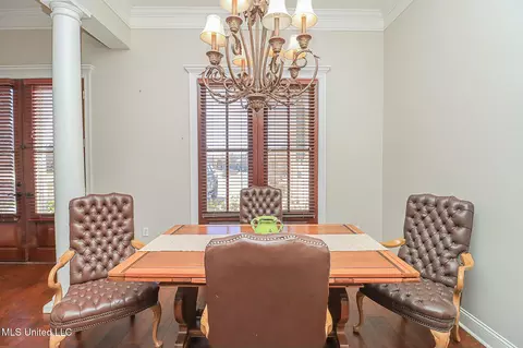 Dining - 262 Lighthouse Ln, Brandon, MS 39047 photo 2 of 6