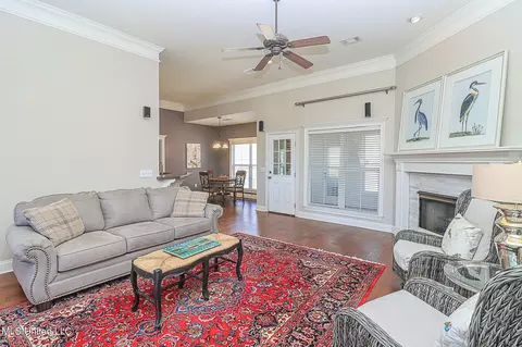 Living - 262 Lighthouse Ln, Brandon, MS 39047 photo 3 of 5