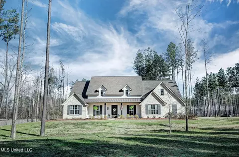 401 Fallen Acorn Cir, Brandon, MS 39047