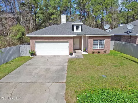 6008 E Jackson St, Bay Saint Louis, MS 39520