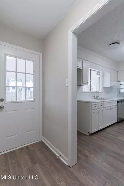 Entry Way - 211 William Dr, Clinton, MS 39056 photo 1 of 1