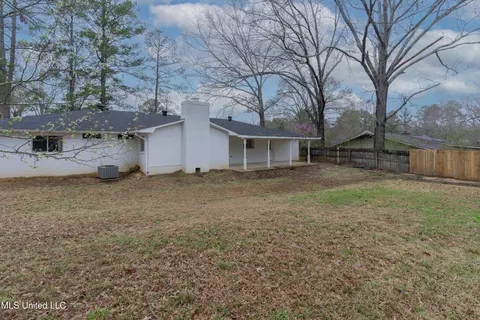 Exterior - 211 William Dr, Clinton, MS 39056 photo 15 of 17