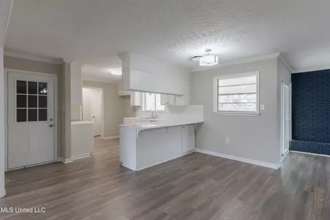Living - 211 William Dr, Clinton, MS 39056 photo 9 of 9