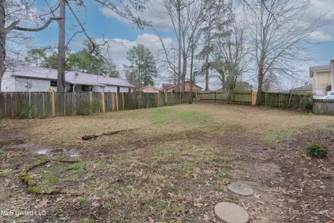 Exterior - 211 William Dr, Clinton, MS 39056 photo 11 of 17