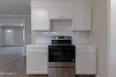 Kitchen - 211 William Dr, Clinton, MS 39056 photo 4 of 6