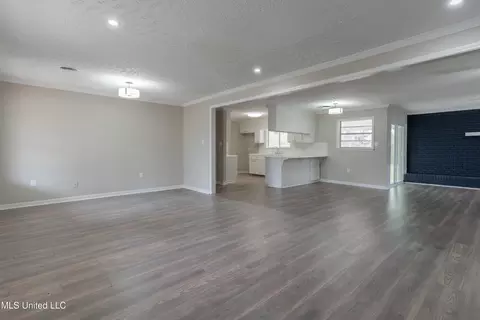 Living - 211 William Dr, Clinton, MS 39056 photo 1 of 9