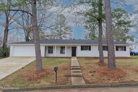 211 William Dr, Clinton, MS 39056