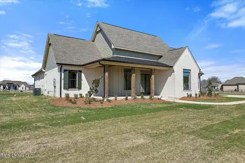 Exterior - 227 Disciple Dr, Brandon, MS 39047 photo 3 of 11