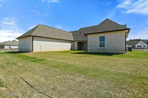 Exterior - 227 Disciple Dr, Brandon, MS 39047 photo 8 of 11